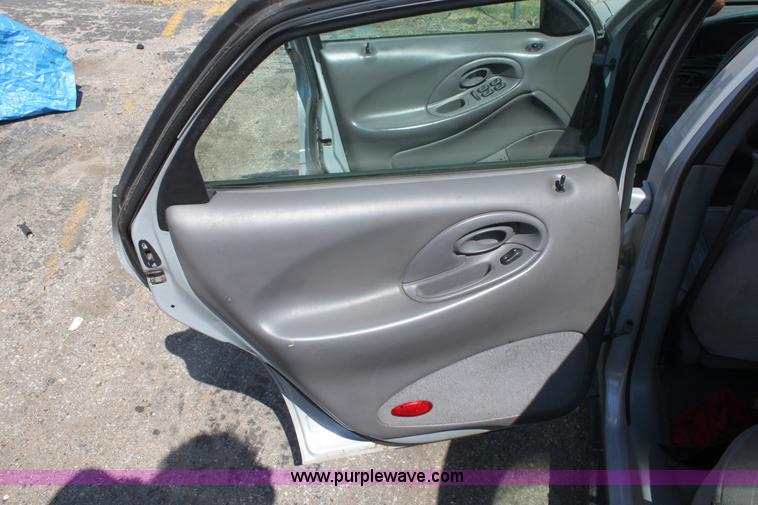image for item G4604 1998 Ford Taurus LX