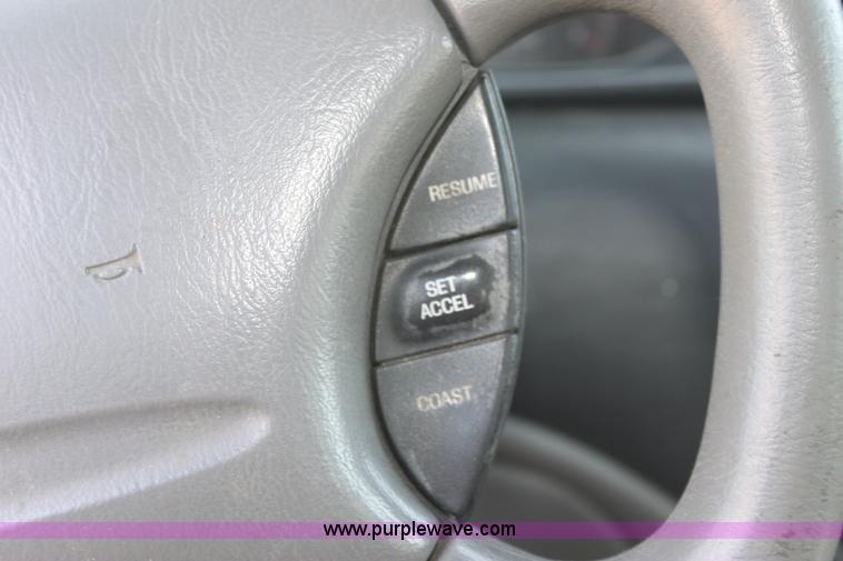 image for item G4604 1998 Ford Taurus LX