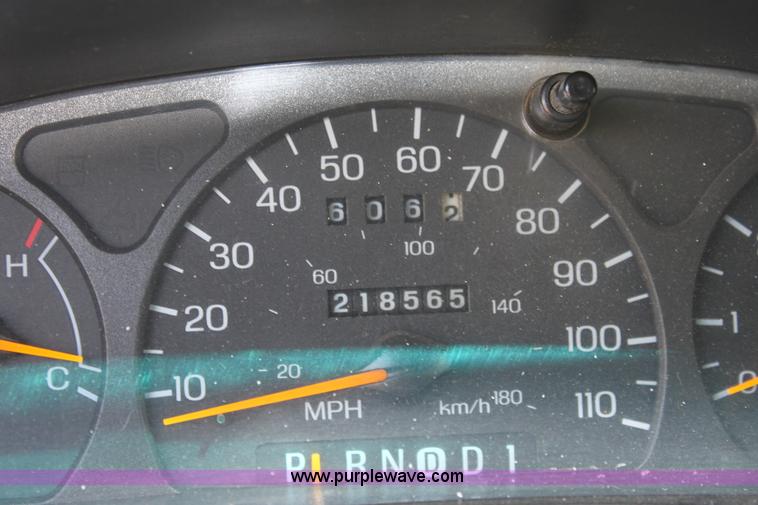 image for item G4604 1998 Ford Taurus LX