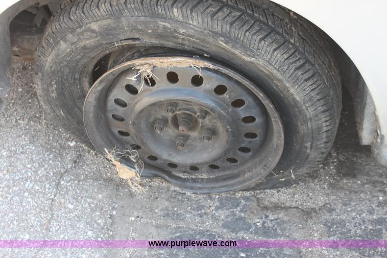 image for item G4604 1998 Ford Taurus LX