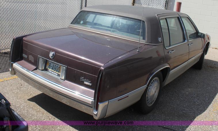 image for item G4605 1989 Cadillac Deville