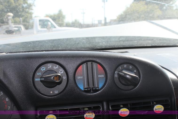 image for item G4608 1998 Chevrolet Monte Carlo LS