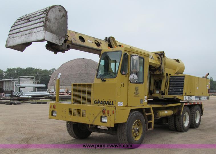 image for item A8443 1998 Gradall XL4100 mobile hydraulic excavator