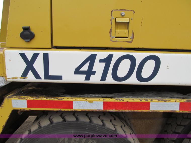 image for item A8443 1998 Gradall XL4100 mobile hydraulic excavator