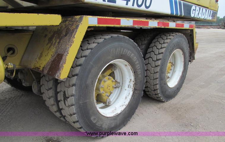 image for item A8443 1998 Gradall XL4100 mobile hydraulic excavator