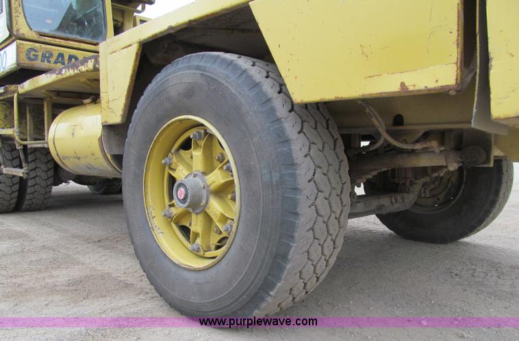 image for item A8443 1998 Gradall XL4100 mobile hydraulic excavator