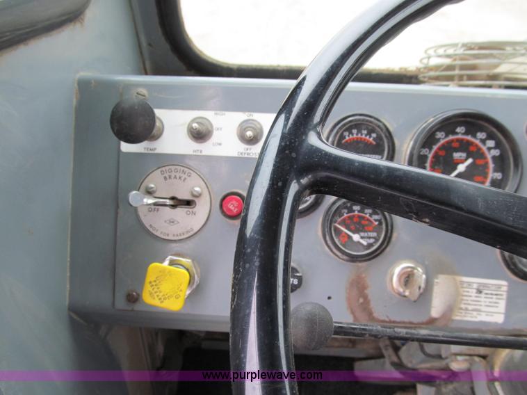 image for item A8443 1998 Gradall XL4100 mobile hydraulic excavator