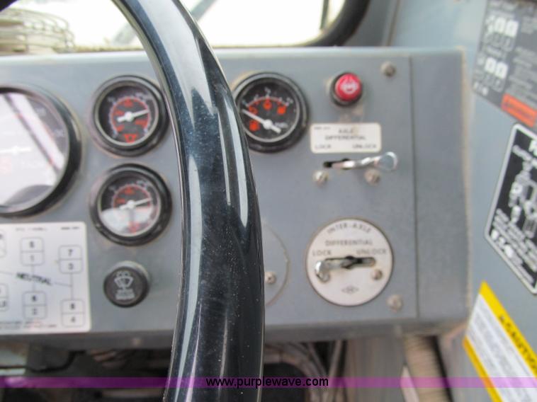 image for item A8443 1998 Gradall XL4100 mobile hydraulic excavator