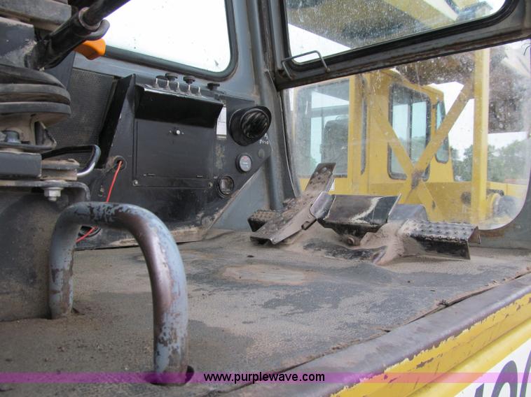 image for item A8443 1998 Gradall XL4100 mobile hydraulic excavator