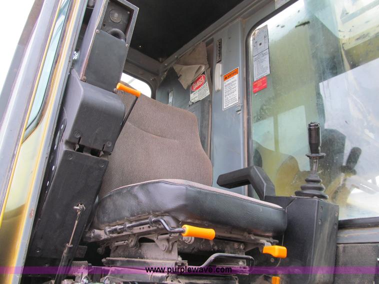 image for item A8443 1998 Gradall XL4100 mobile hydraulic excavator