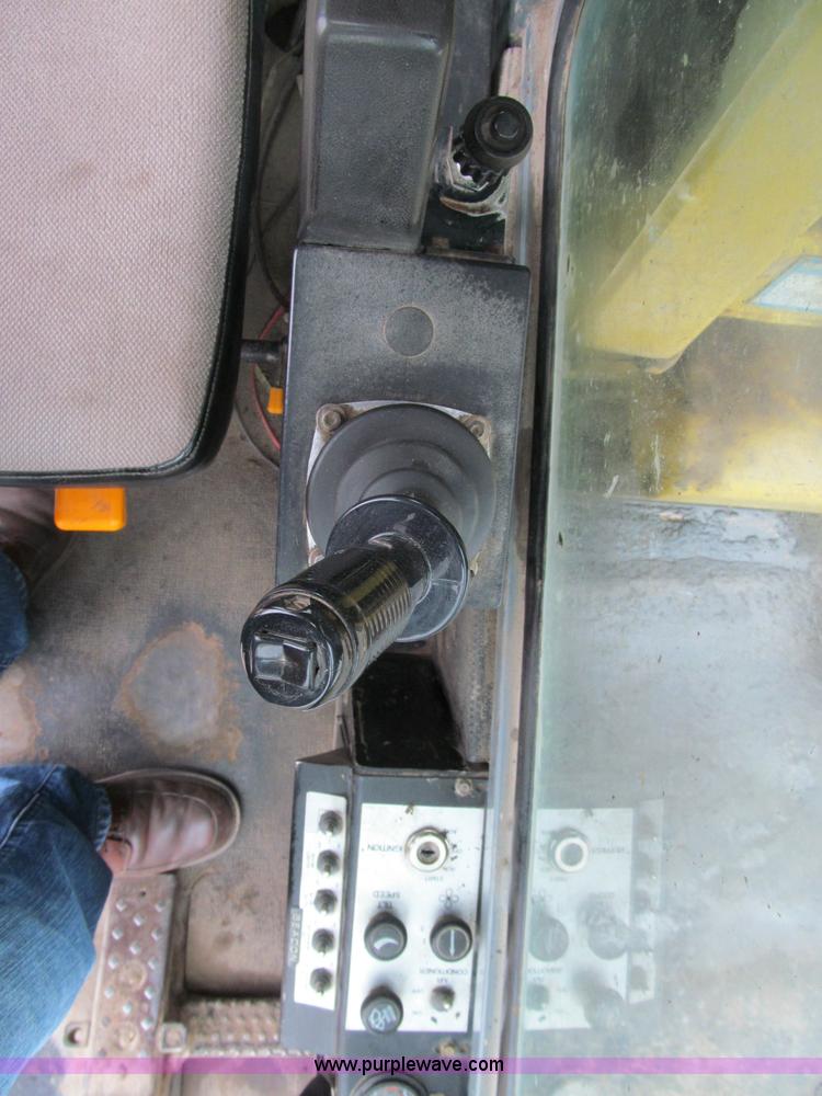 image for item A8443 1998 Gradall XL4100 mobile hydraulic excavator