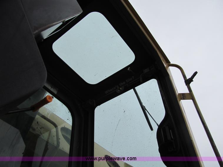 image for item A8443 1998 Gradall XL4100 mobile hydraulic excavator