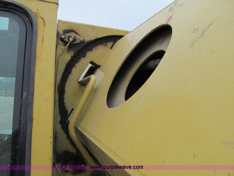 image for item A8443 1998 Gradall XL4100 mobile hydraulic excavator