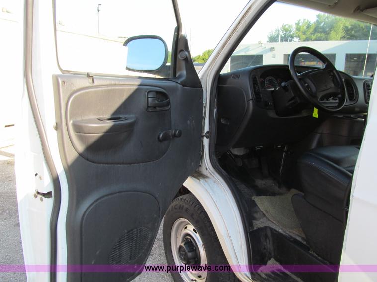 image for item A8446 2001 Dodge Ram 2500 cargo van