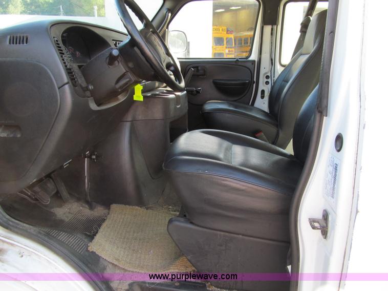 image for item A8446 2001 Dodge Ram 2500 cargo van