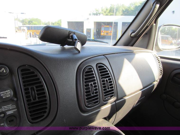 image for item A8446 2001 Dodge Ram 2500 cargo van