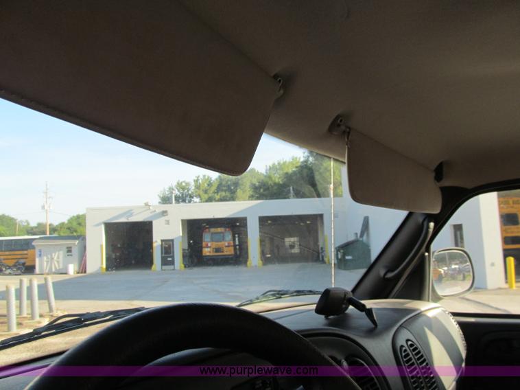 image for item A8446 2001 Dodge Ram 2500 cargo van