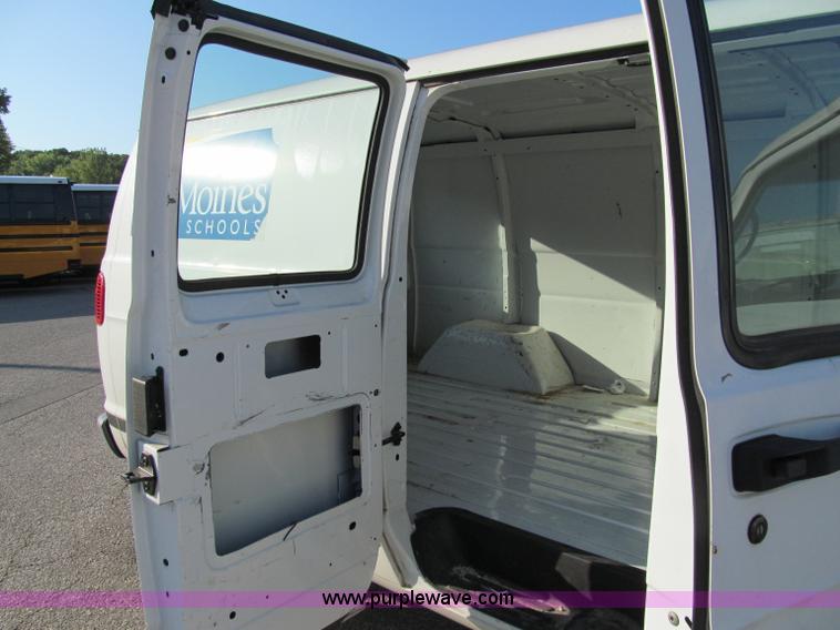 image for item A8446 2001 Dodge Ram 2500 cargo van