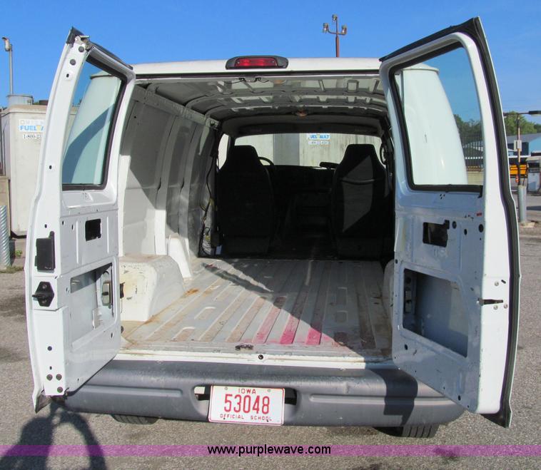 image for item A8446 2001 Dodge Ram 2500 cargo van