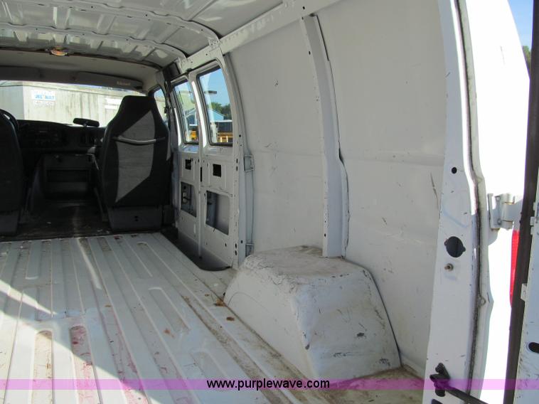 image for item A8446 2001 Dodge Ram 2500 cargo van