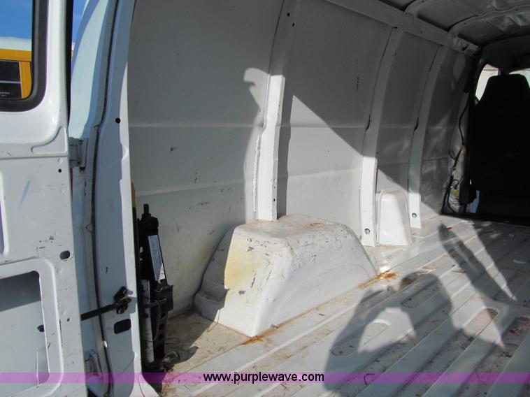 image for item A8446 2001 Dodge Ram 2500 cargo van