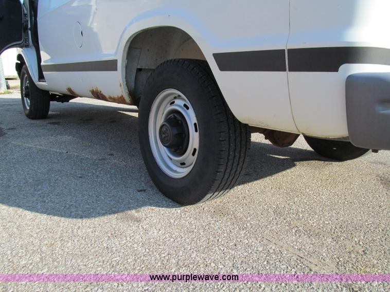 image for item A8446 2001 Dodge Ram 2500 cargo van