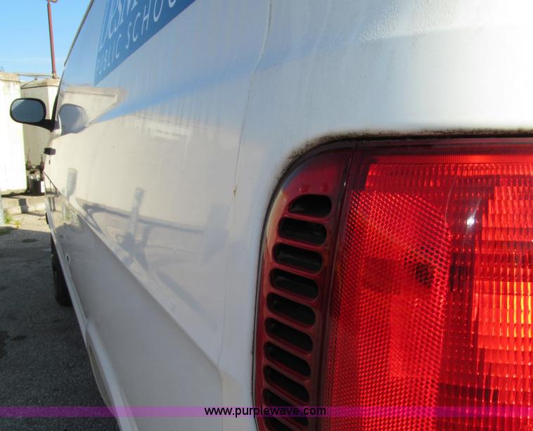 image for item A8446 2001 Dodge Ram 2500 cargo van