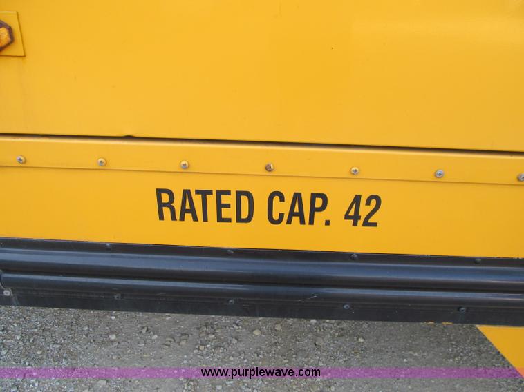 image for item A8447 2001 Freightliner FS65 school bus