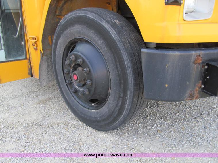 image for item A8447 2001 Freightliner FS65 school bus