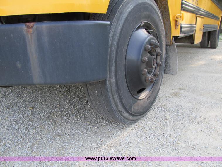 image for item A8447 2001 Freightliner FS65 school bus