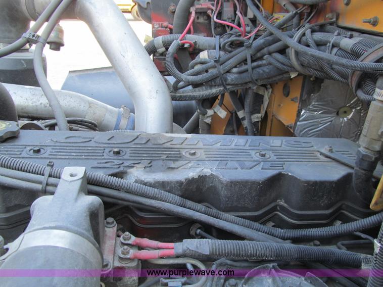 image for item A8447 2001 Freightliner FS65 school bus