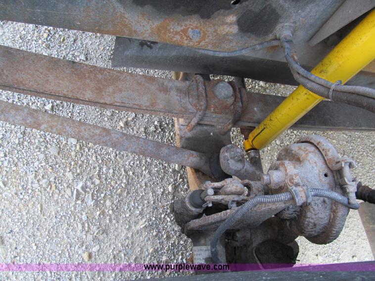 image for item A8447 2001 Freightliner FS65 school bus