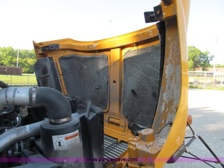 image for item A8447 2001 Freightliner FS65 school bus