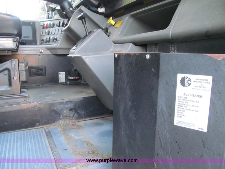 image for item A8447 2001 Freightliner FS65 school bus