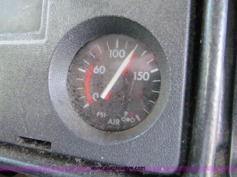 image for item A8447 2001 Freightliner FS65 school bus