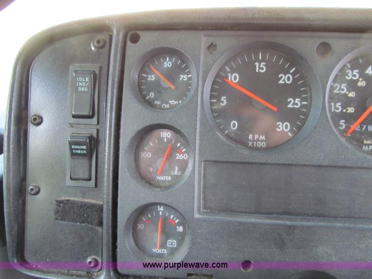 image for item A8447 2001 Freightliner FS65 school bus