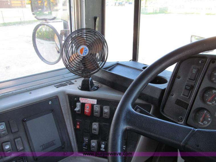 image for item A8447 2001 Freightliner FS65 school bus