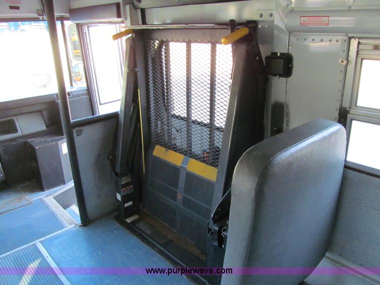 image for item A8447 2001 Freightliner FS65 school bus