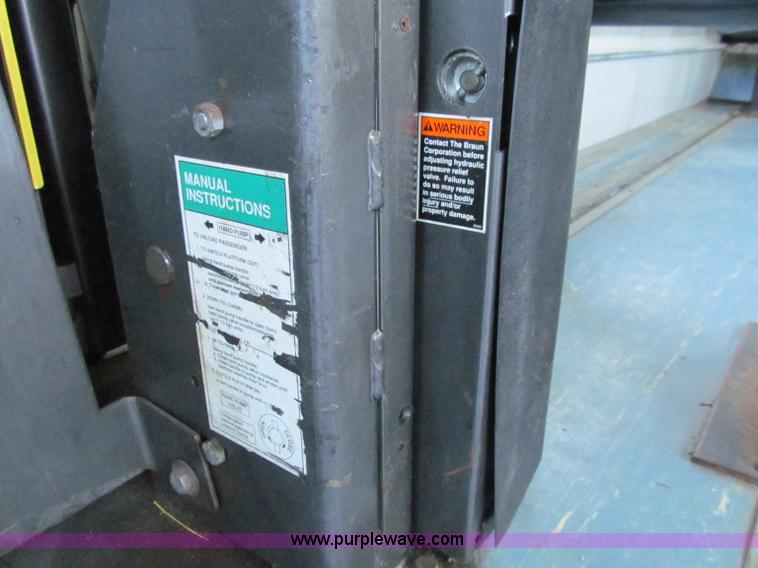 image for item A8447 2001 Freightliner FS65 school bus