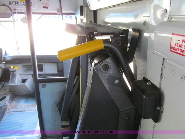 image for item A8447 2001 Freightliner FS65 school bus