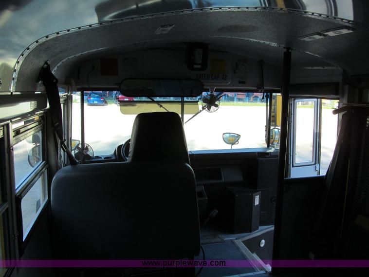 image for item A8447 2001 Freightliner FS65 school bus