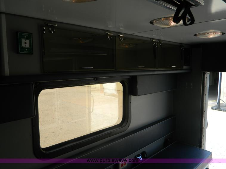 image for item B3832 2000 Ford E350 Medtec ambulance