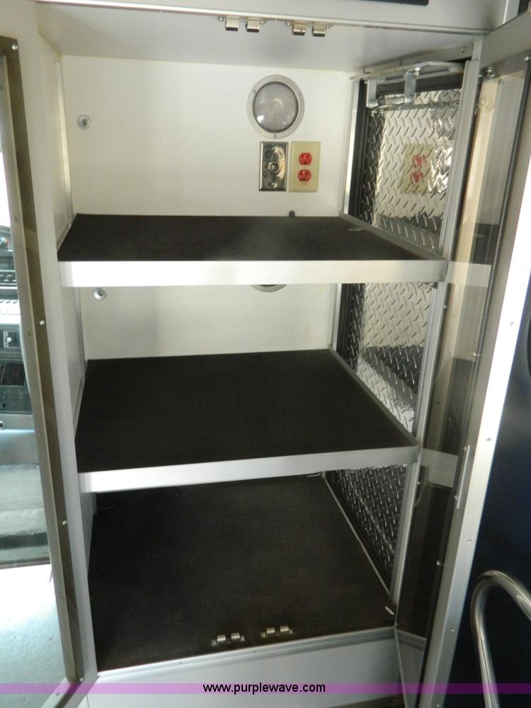 image for item B3832 2000 Ford E350 Medtec ambulance