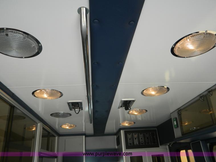 image for item B3832 2000 Ford E350 Medtec ambulance