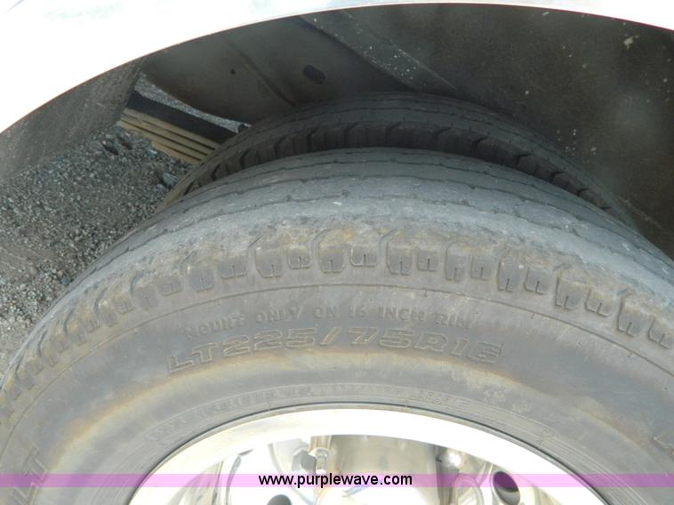 image for item B3832 2000 Ford E350 Medtec ambulance