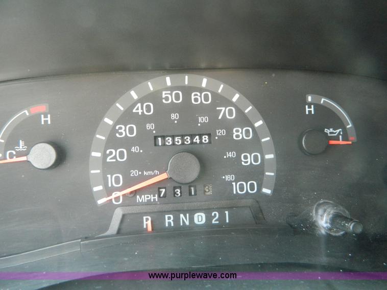 image for item B3832 2000 Ford E350 Medtec ambulance