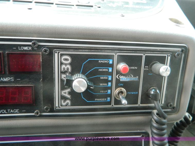 image for item B3832 2000 Ford E350 Medtec ambulance