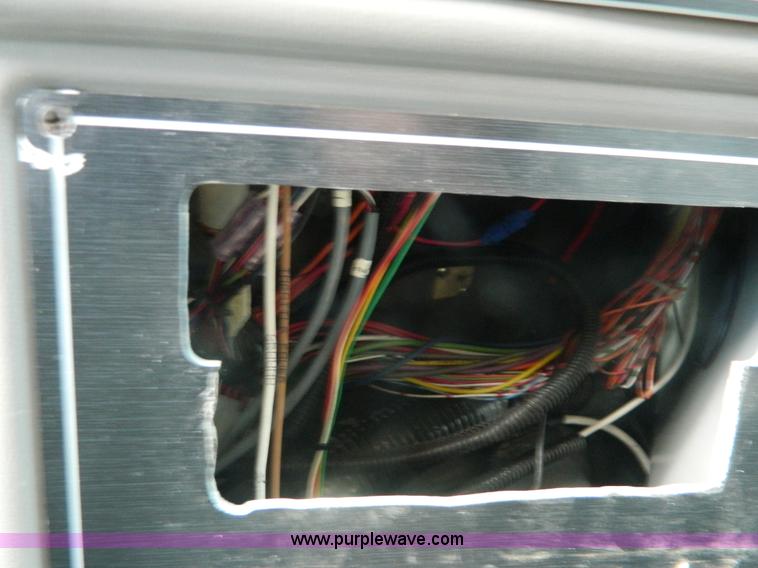 image for item B3832 2000 Ford E350 Medtec ambulance