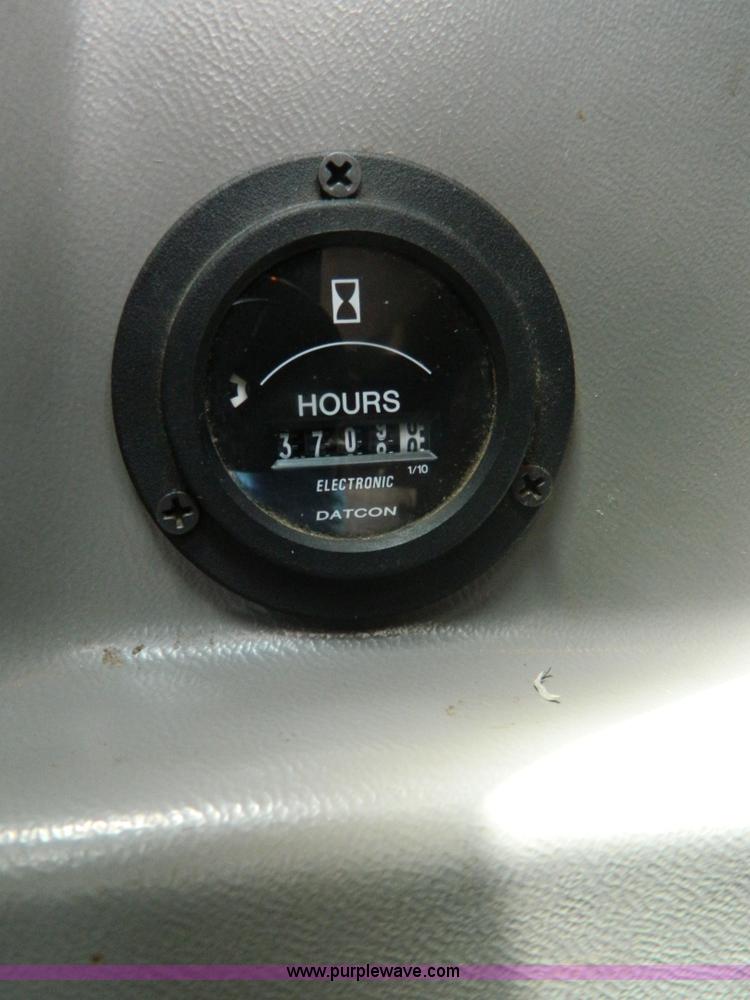 image for item B3832 2000 Ford E350 Medtec ambulance