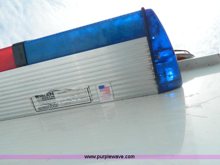 image for item B3832 2000 Ford E350 Medtec ambulance